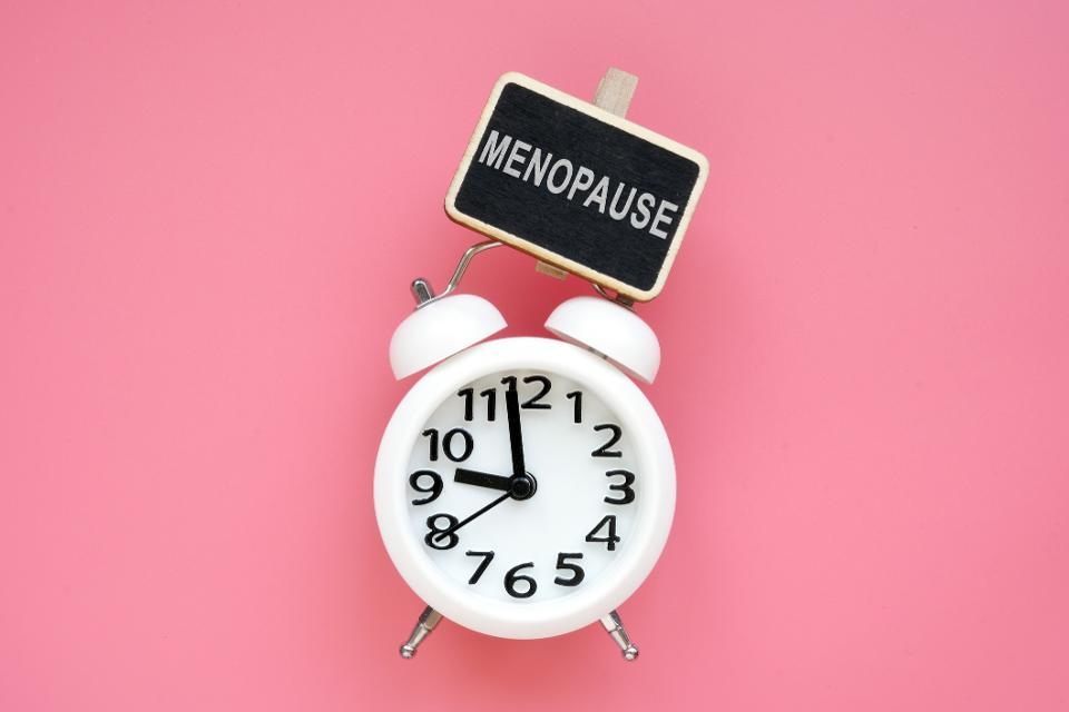 Common menopause symptoms and therapy to relieve hot flashes