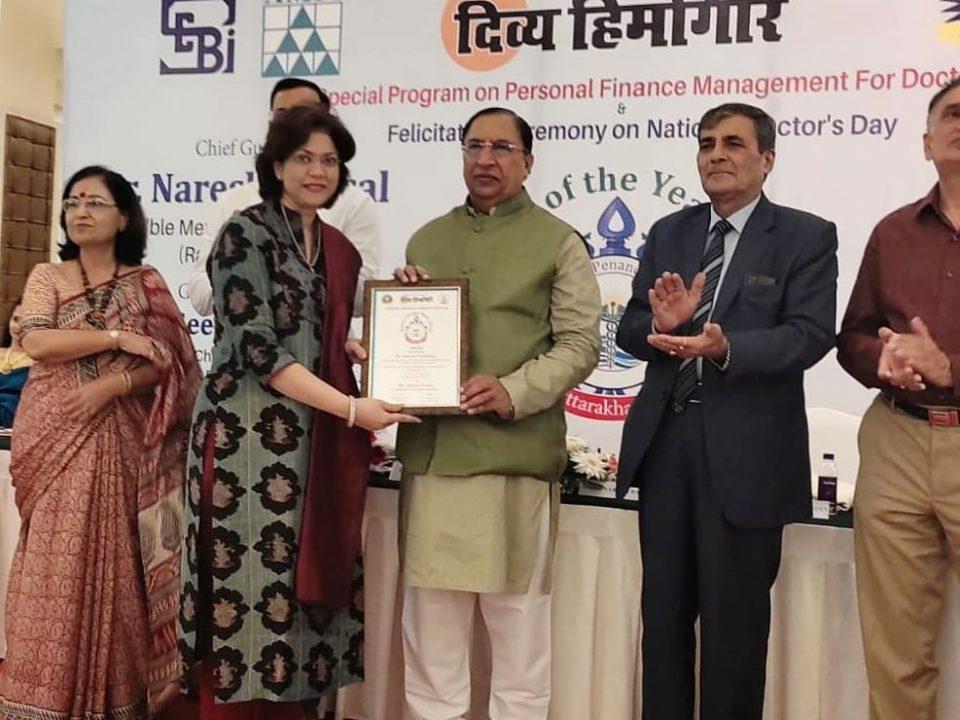 Dr. Sumita Prabhakar honoured with the ‘Divya Himgiri Doctor of the Year 2022’ award