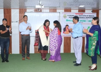 Welcoming Dr. Sumita Prabhakar, Chief Guest, at World Breastfeeding Week 2025 program