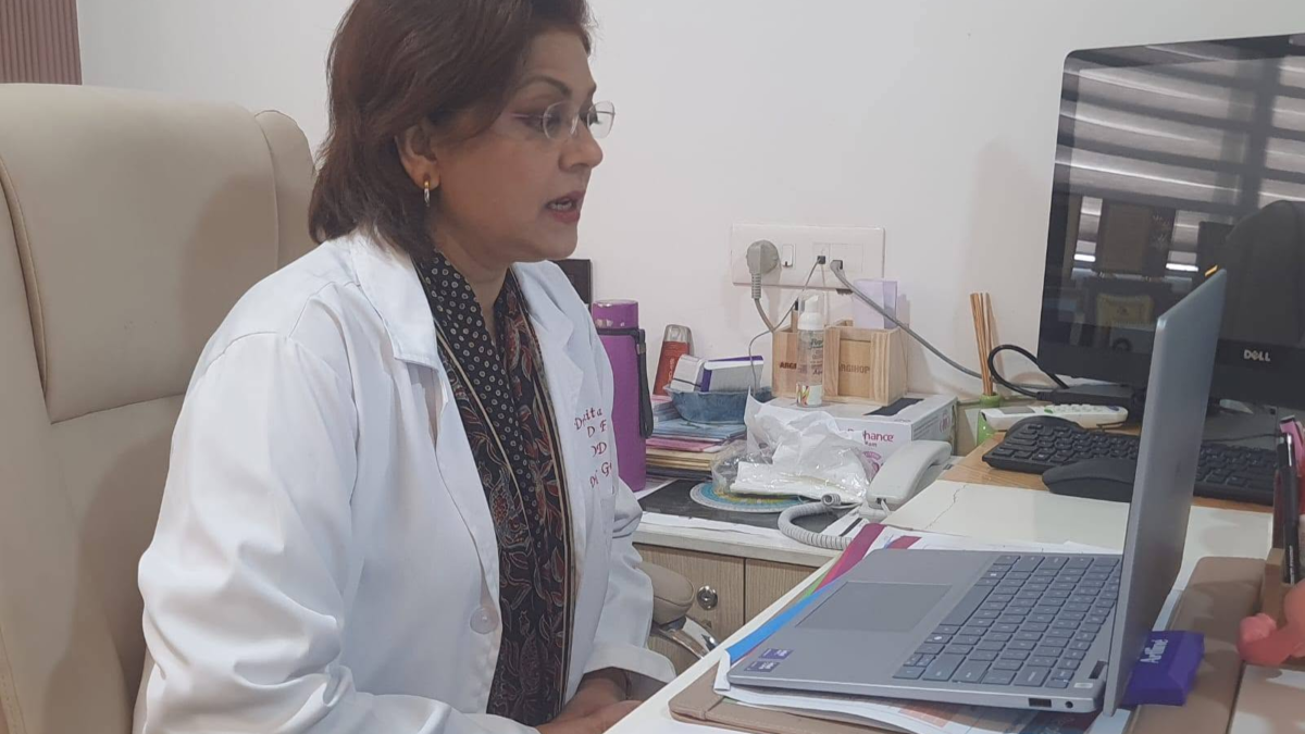 Dr. Sumita Prabhakar delivering an online educational session on breast and cervical cancer awareness.